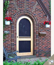 Gardenia round top in solid Ash shown with charcoal aluminum screen. Also featuring an added SR1 spandrel at top of lock rail.